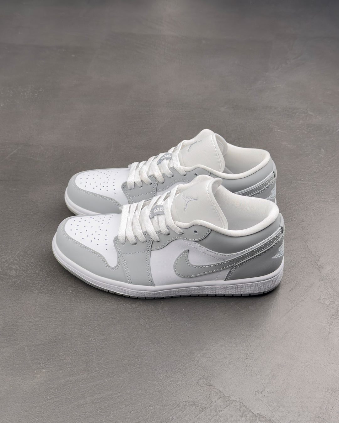 Wolf grey store jordan 1