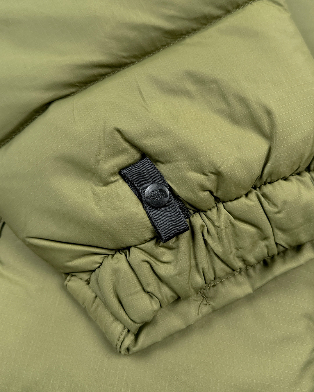 North face nuptse 1996 hotsell tumbleweed green