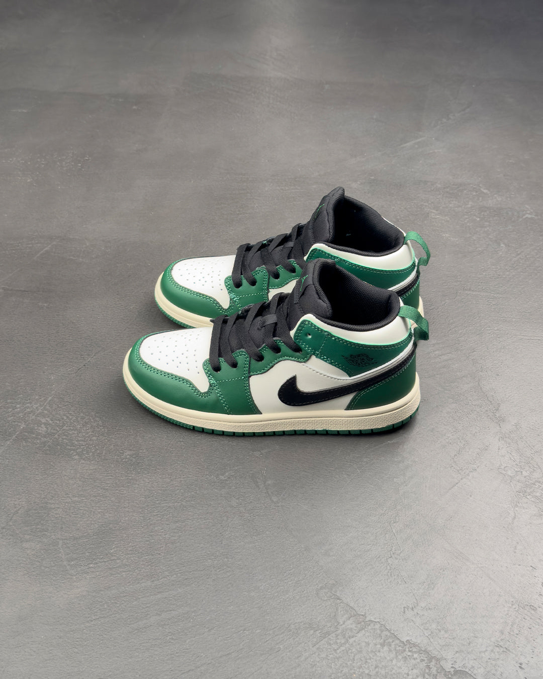 Air Jordan 1 Mid SE PS 'Pine Green'