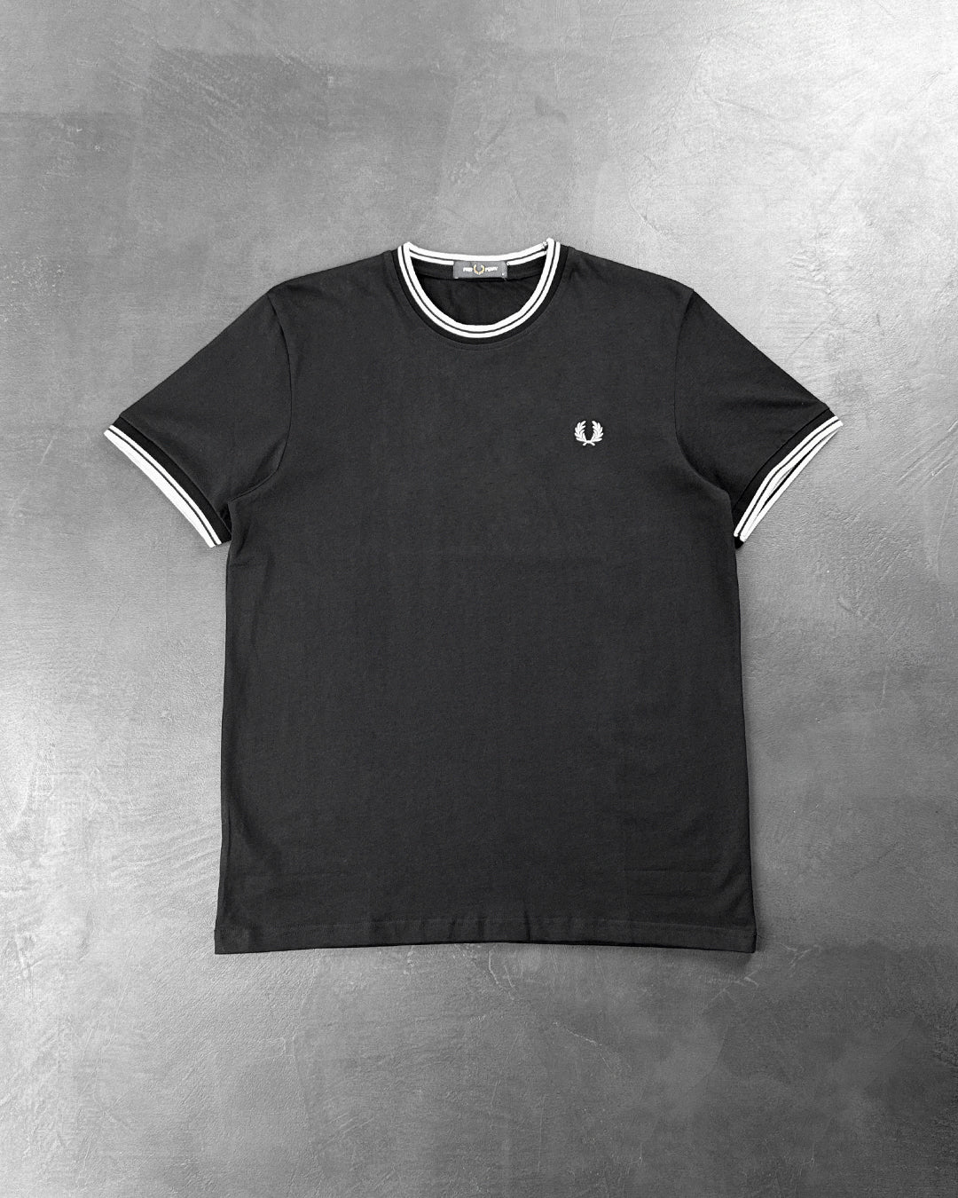 FRED PERRY TWIN TIPPED TEE