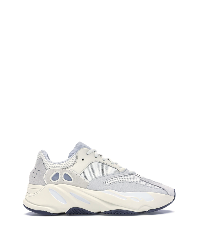 Yeezy Boost 700 Analog
