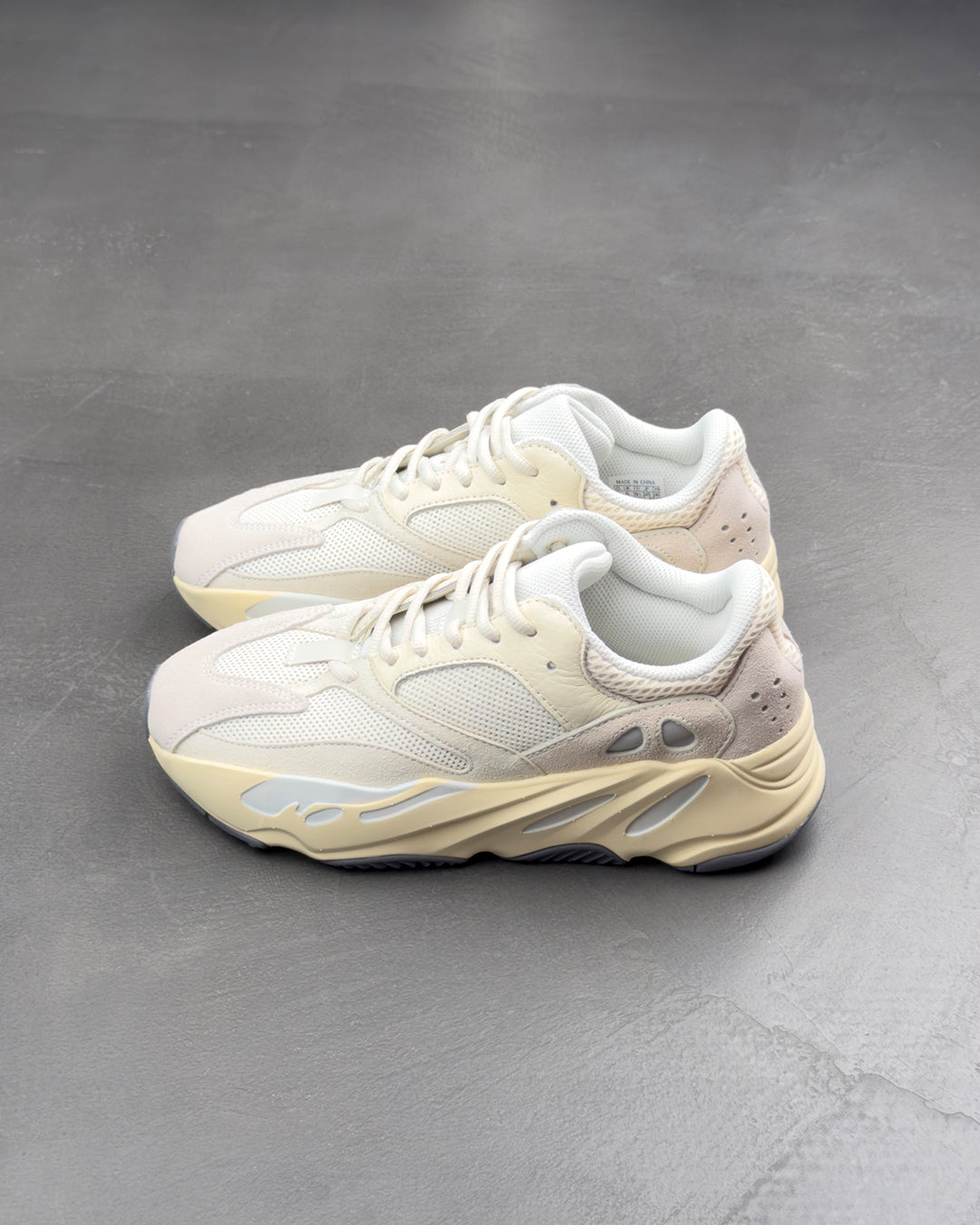 Yeezy Boost 700 Analog