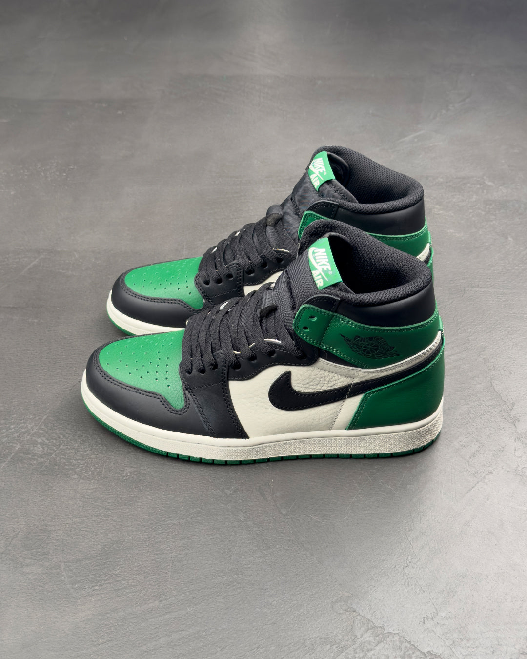 Air Jordan 1 Retro High OG 'Pine Green'