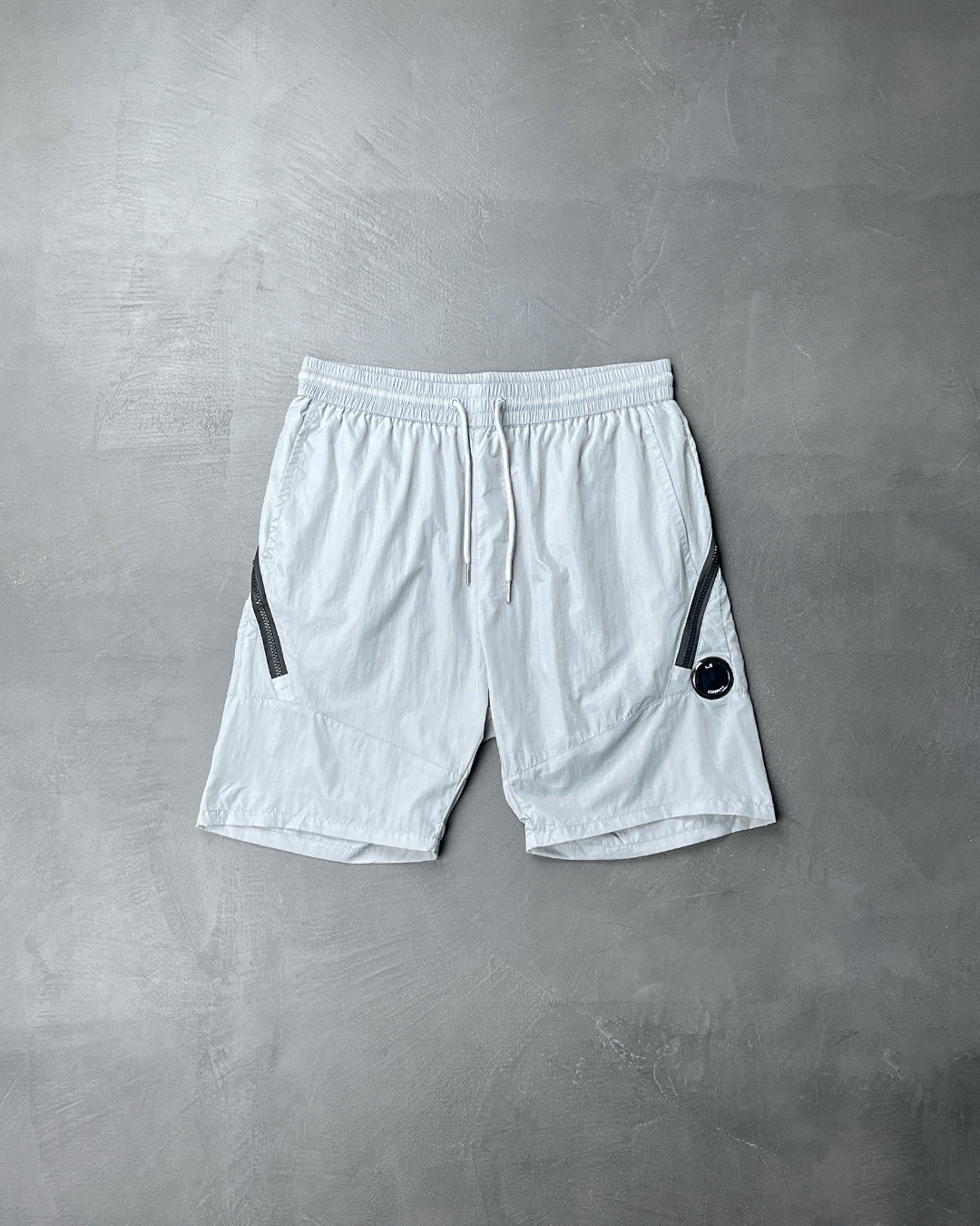 C.P. COMPANY Chrome Lens Pocket Shorts Grey