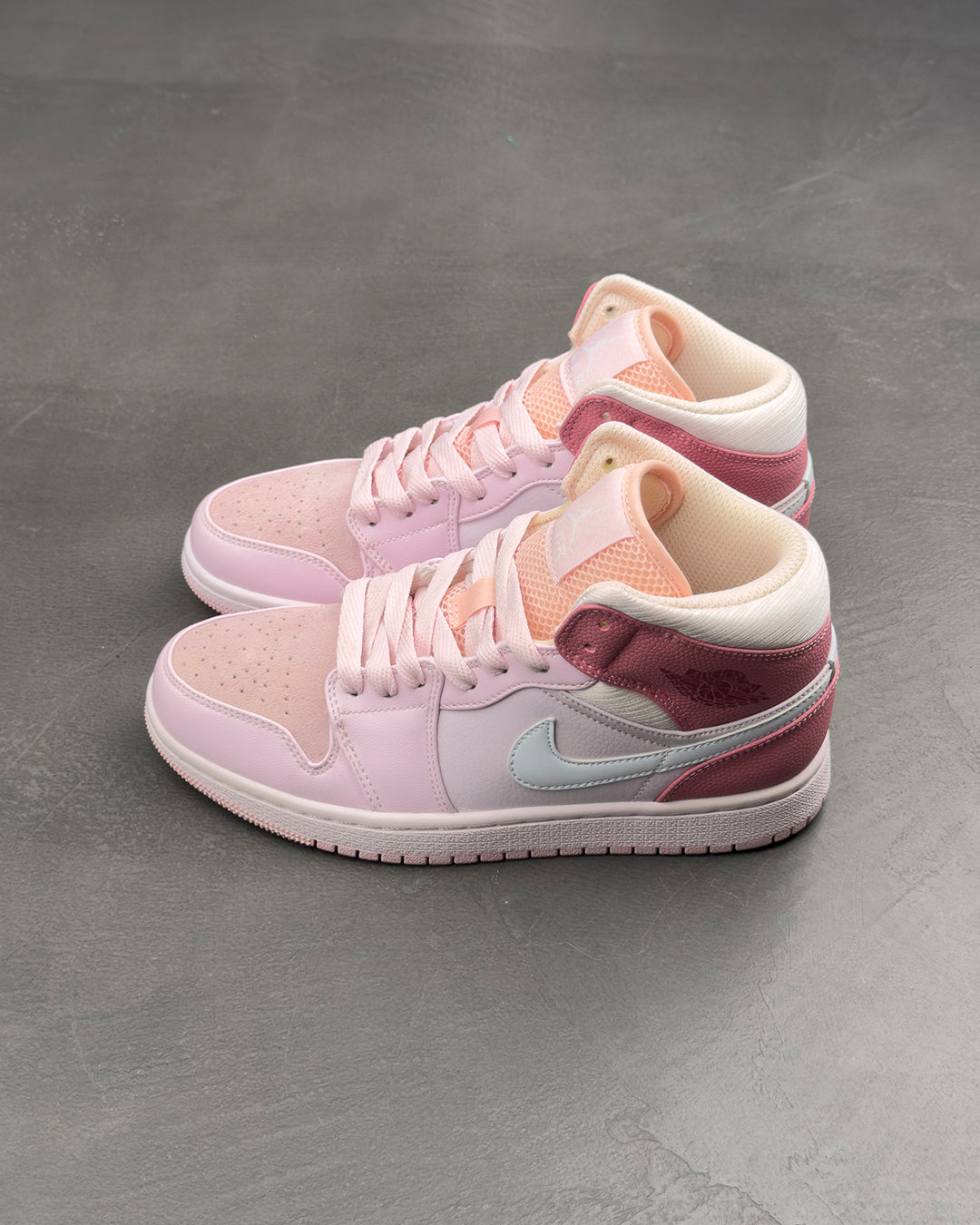 Air Jordan 1 Mid 'Digital Pink'