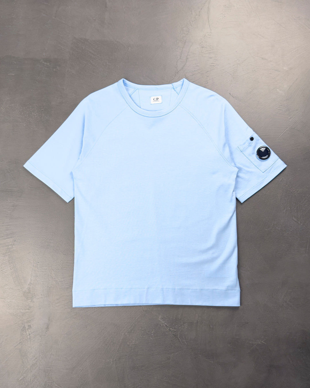 C.P. COMPANY Arm Lens Raglan T-Shirt Light Blue