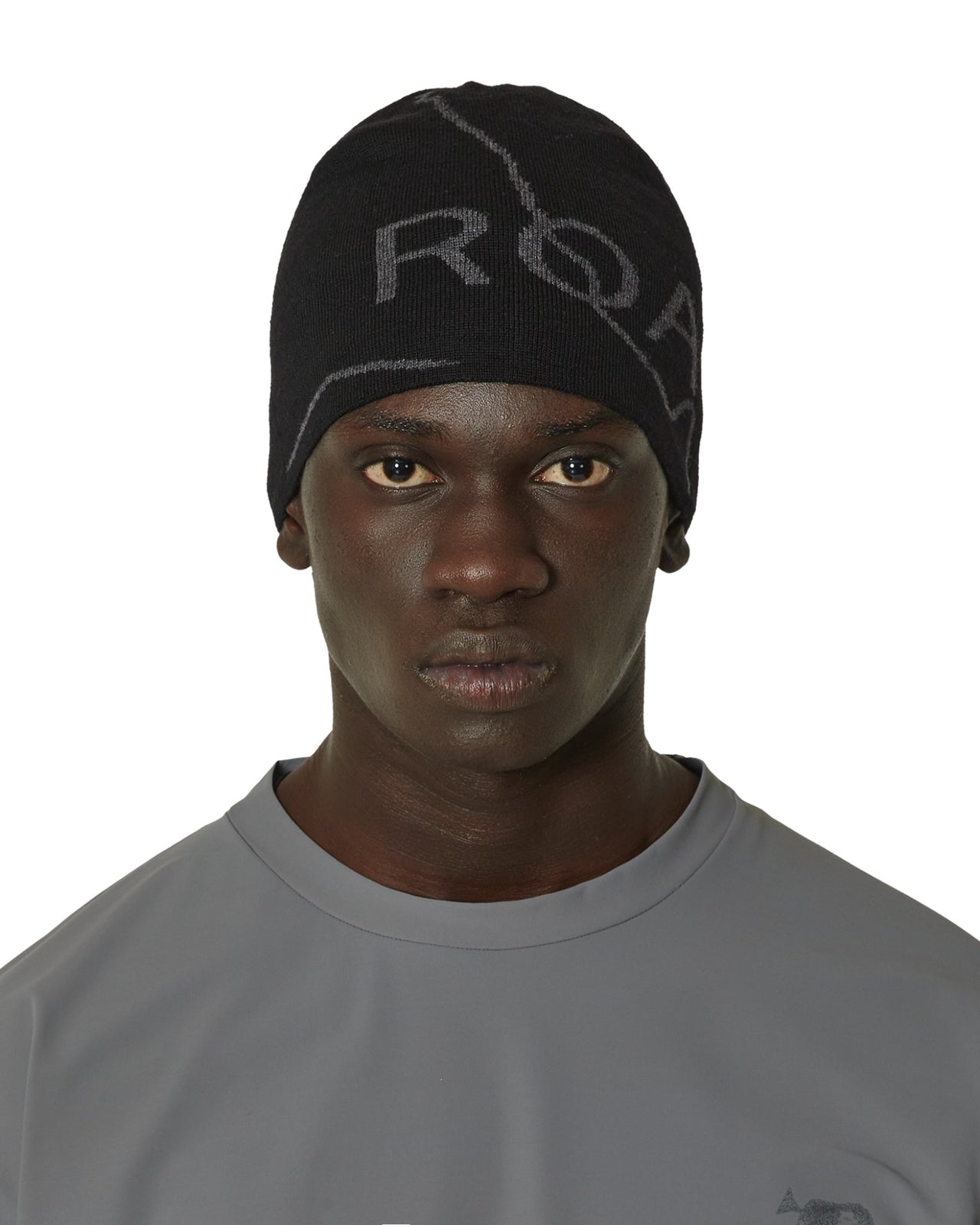 Roa Beanie Logo Black