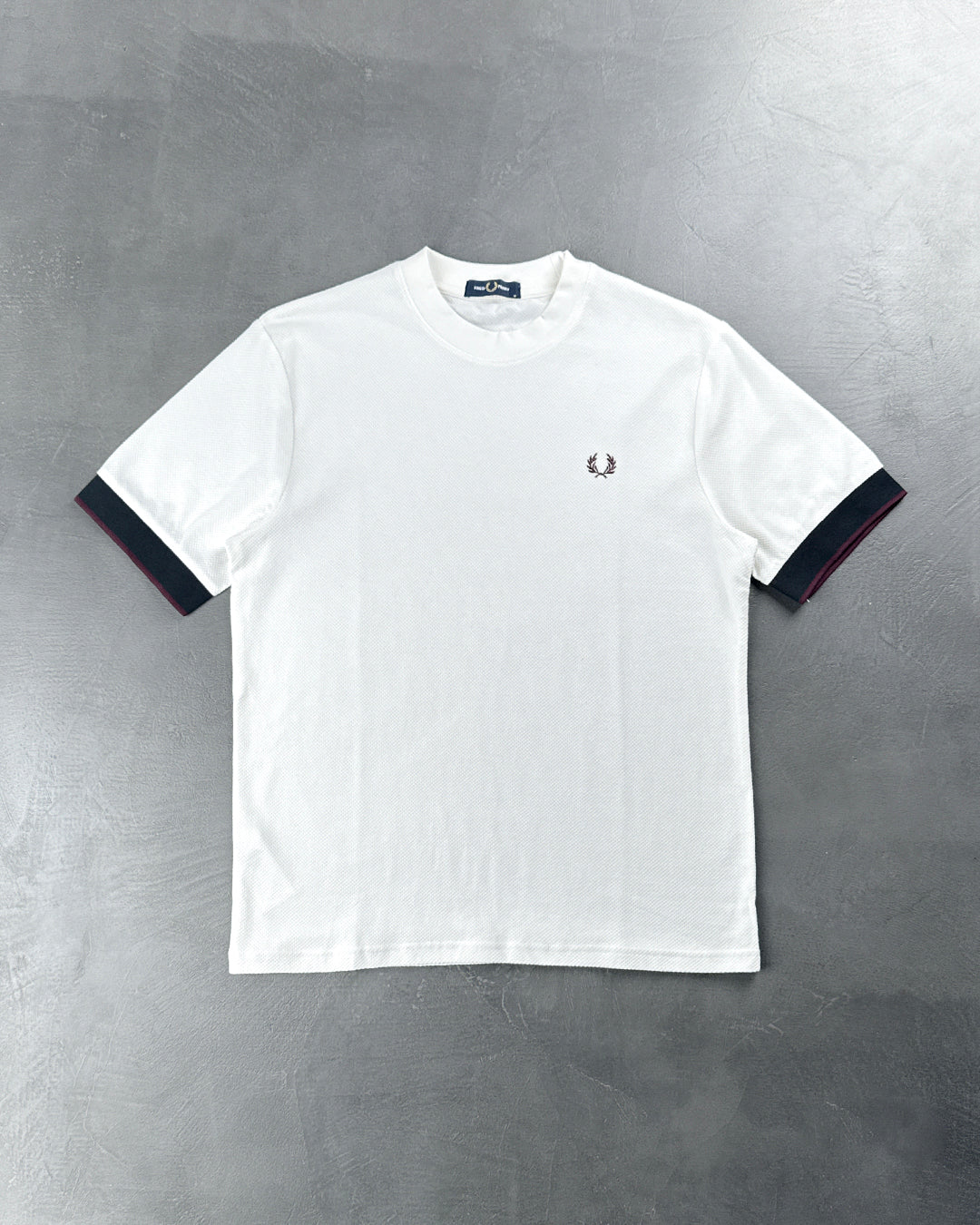 FRED PERRY CONTRAST CUFF PIQUE TEE